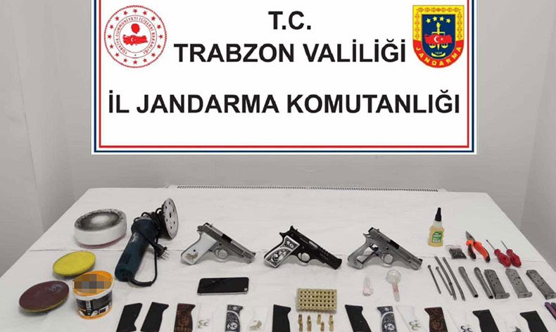 Apart odasında uyuşturucu partisi
