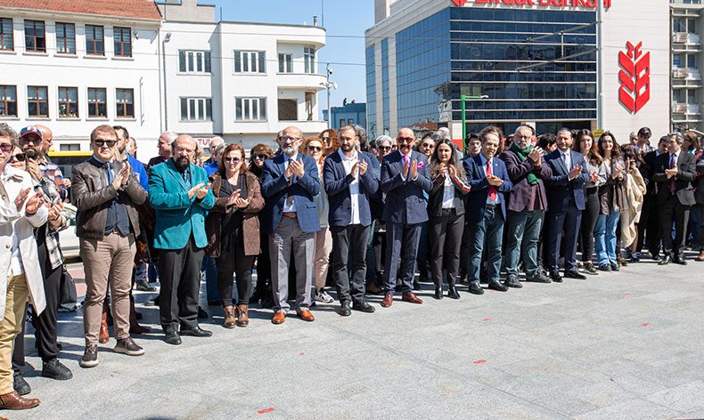 Dünya Tiyatro Günü’ Bursa’da kutlandı