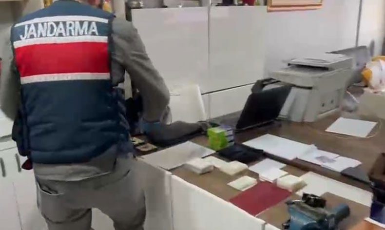 Jandarma’dan sahte evrak operasyonu