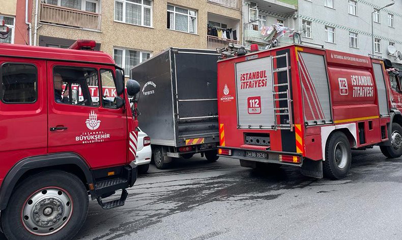 Üzerlerine tavan sıvası düştü