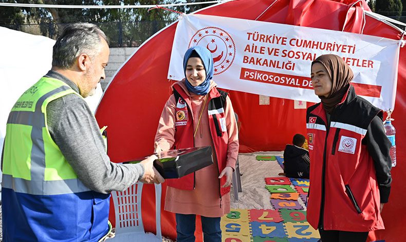Afetin yükünü omuzlayan kadınlar unutulmadı