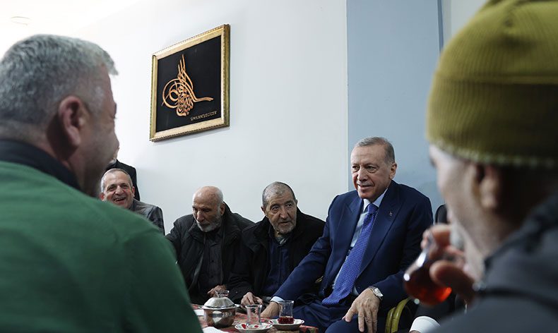 Cumhurbaşkanı Erdoğan’dan esnaf ziyareti