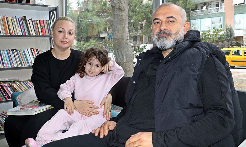 Enkazdan mutfak kapısı sayesinde çıktılar