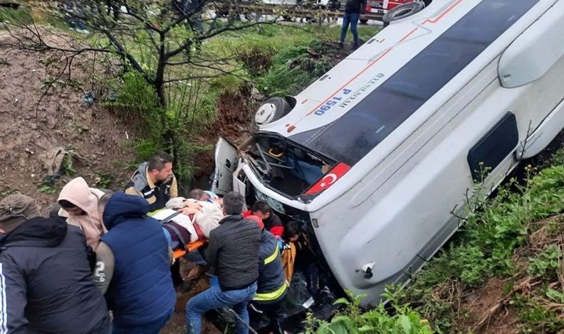 Kocaeli’de işçi servisi devrildi