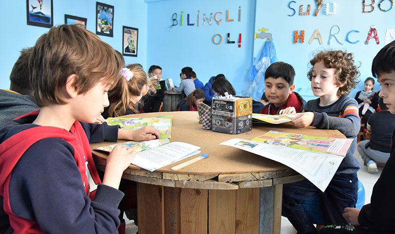 Mustafakemalpaşa belediyesinden sıfır atık kütüphanesi