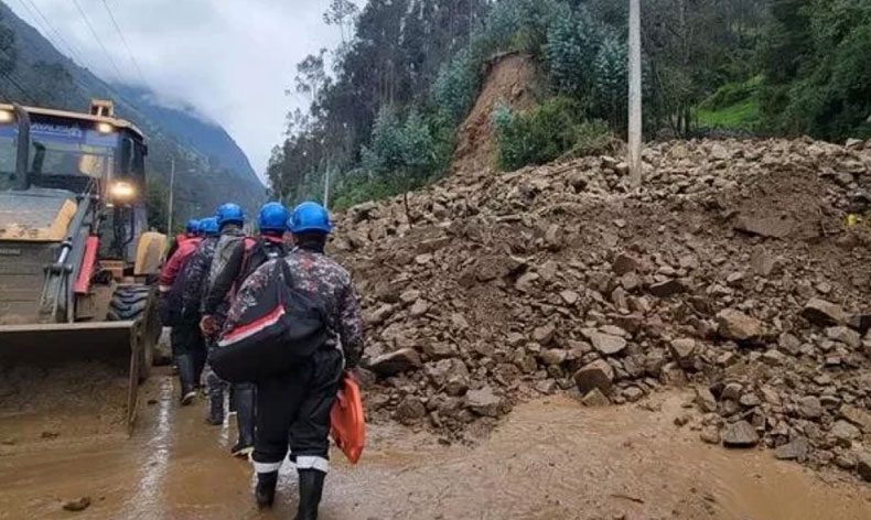 Ekvador’da toprak kayması
