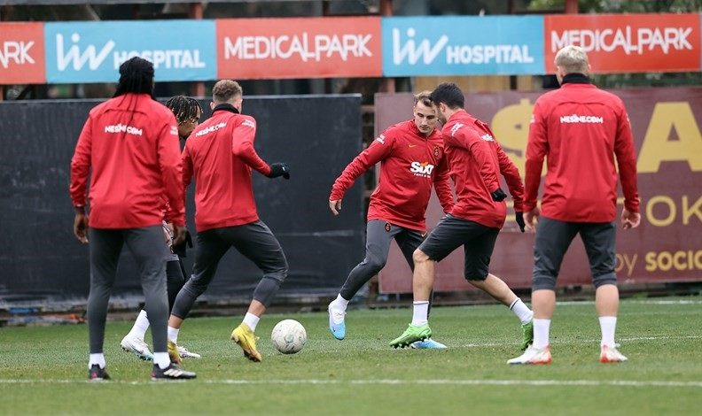 Galatasaray’da Mertens bireysel çalışmalarını sürdürdü