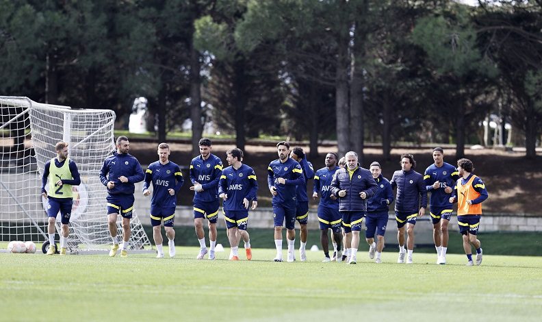 Fenerbahçe, Sevilla maçı hazırlıklarına devam etti
