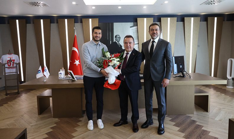 Antalyaspor’un yeni başkanı Sabri Gülel’den Başkan Böcek’e ziyaret