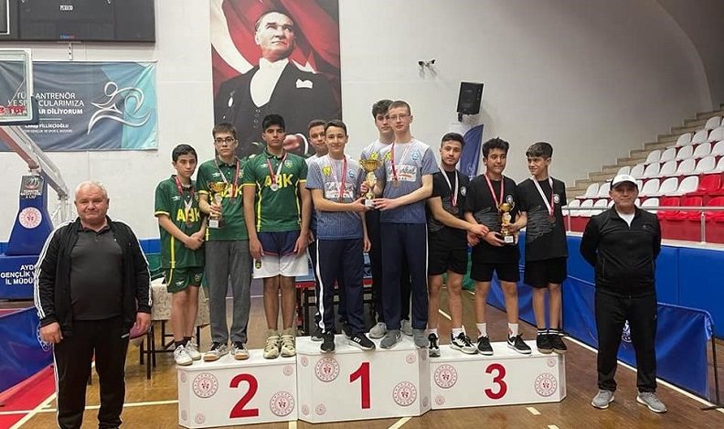Söke Belediyespor Masa Tenisi’nde sezonu 5 kupayla kapattı