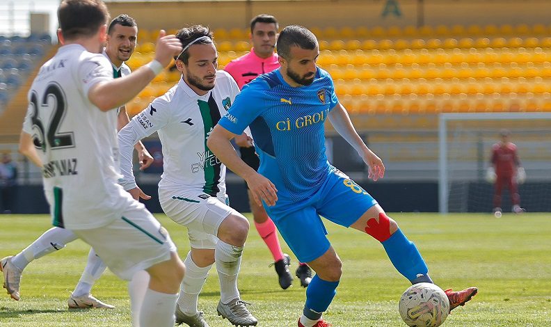 Bucaspor 1928 forması giyen Erhan Çelenk, 70 gündür gol atamıyor