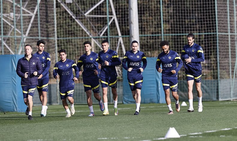 Fenerbahçe, hazırlıklarını sürdürdü