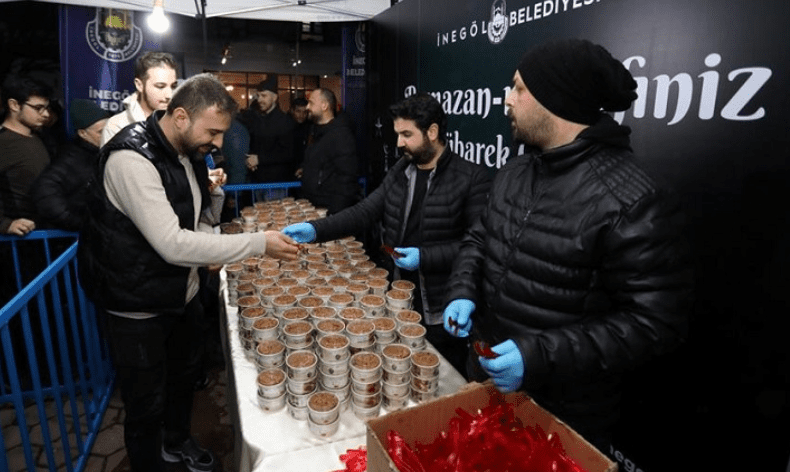 İnegöl’de ilk teravih namazı