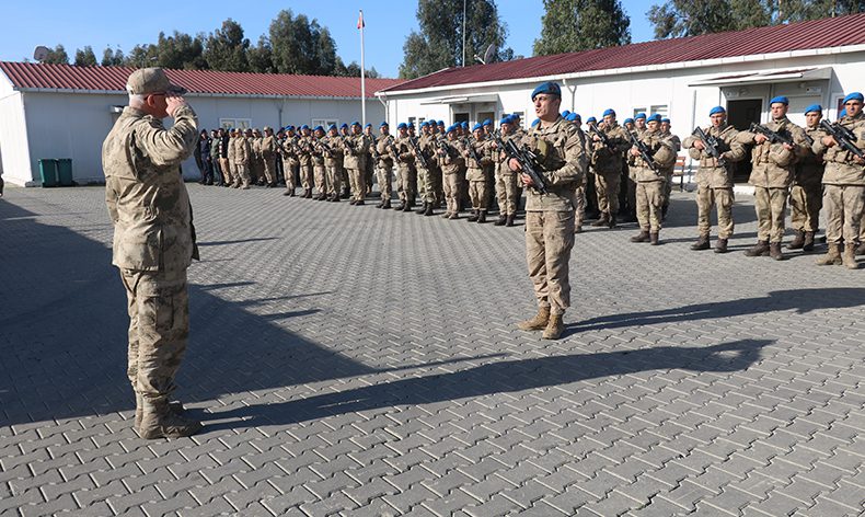 Görevini tamamlayan Mehmetçik, dualarla uğurlandı