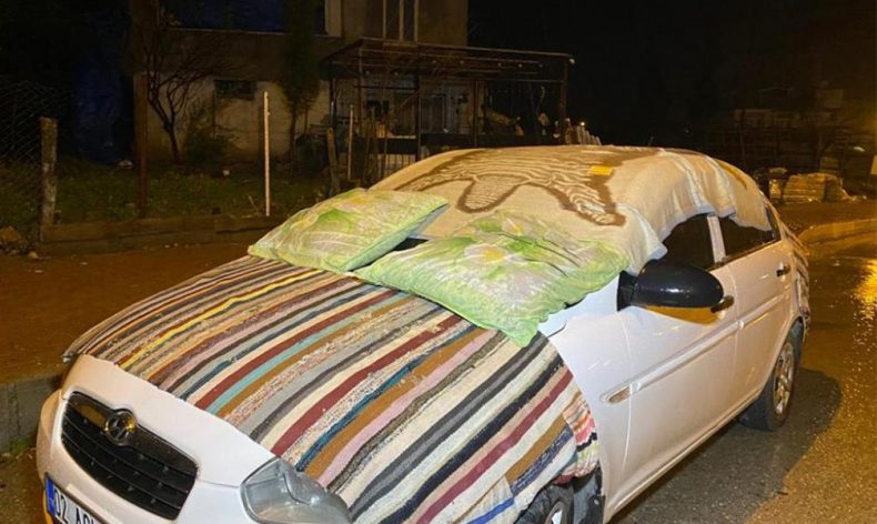 Araçlara battaniye ve yorganlı önlem