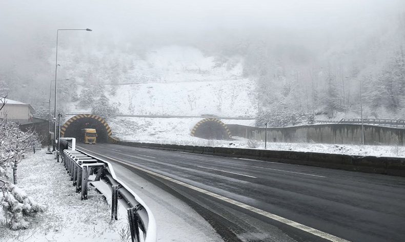 Bolu Dağı’nda kar yağışı