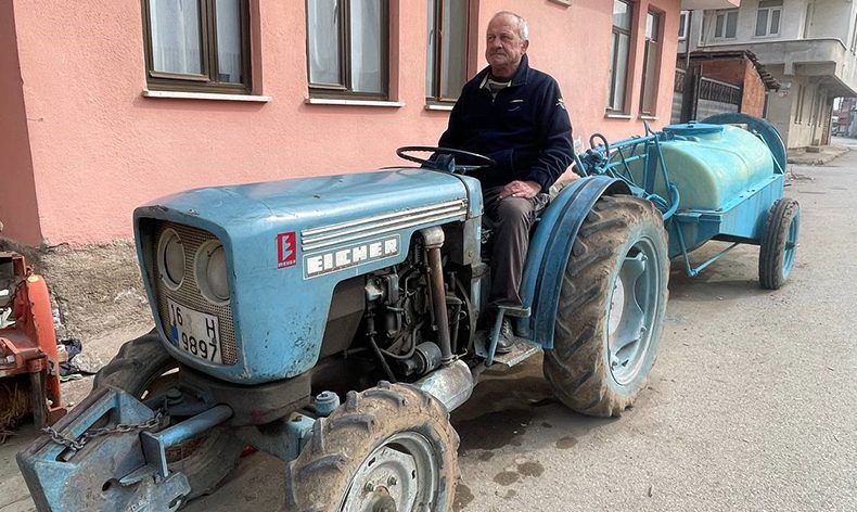 47 yıllık traktörüne otoyol cezası geldi