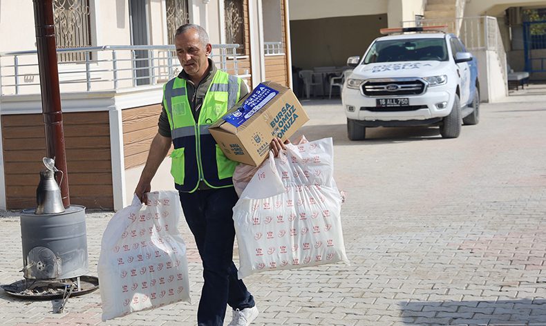 Bursa, deprem bölgesinde gönüllere dokunuyor