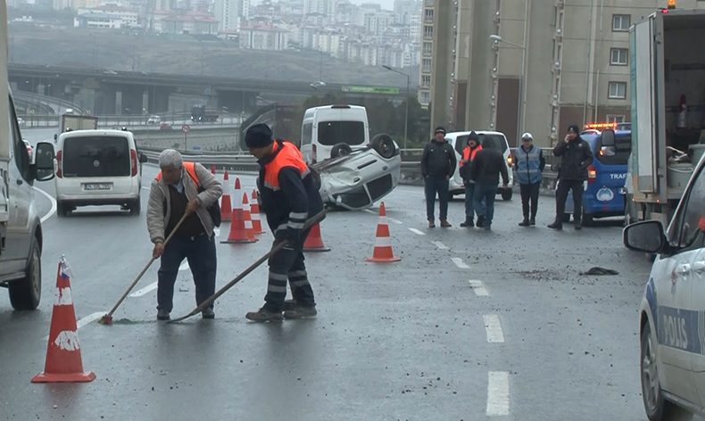 Yağışlı hava nedeniyle kazalar meydana geldi