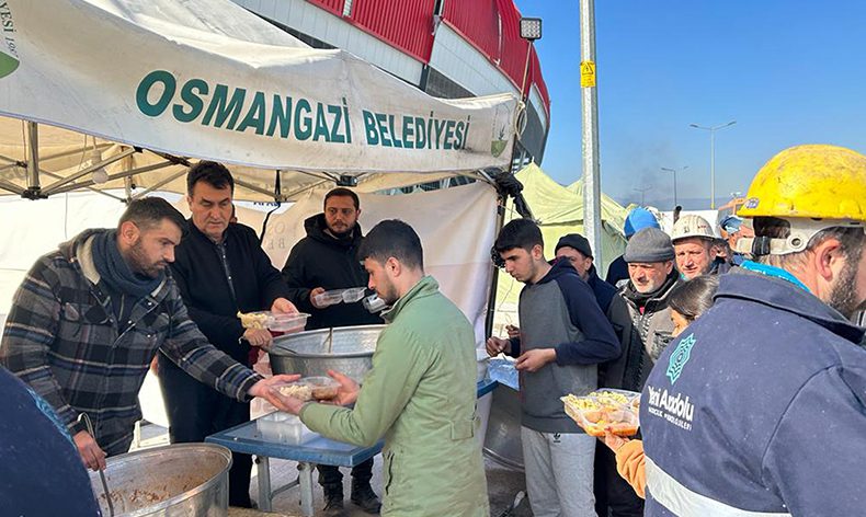 Osmangazi’den deprem bölgesine iftar sofrası