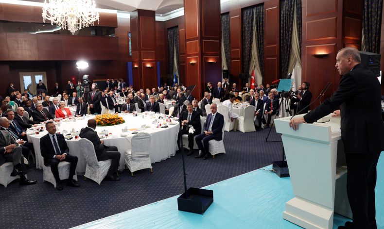 Büyükelçilerle iftar programı