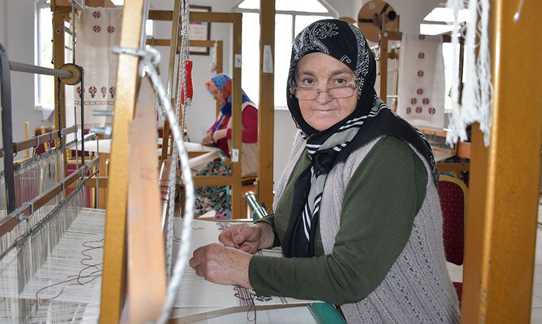 İznik’te tezgah sesleri yeniden yankılanıyor