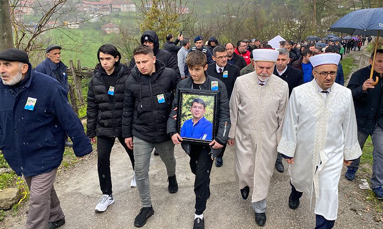 Şehit madencinin cenazesi toprağa verildi