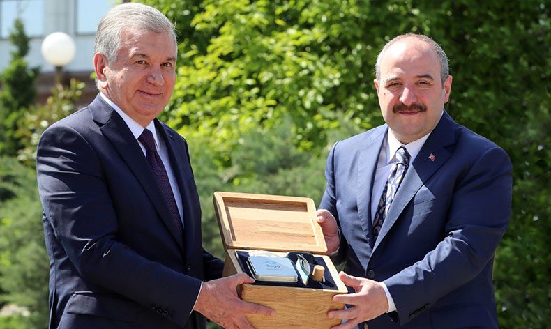 Bakan Varank’tan Bursaspor’a destek