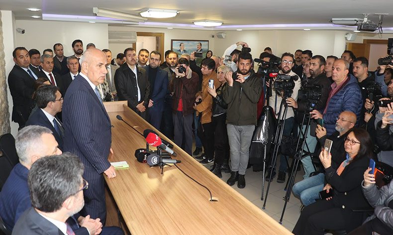 “Ülkeyi bölmek isteyenler fırsat vermeyin”