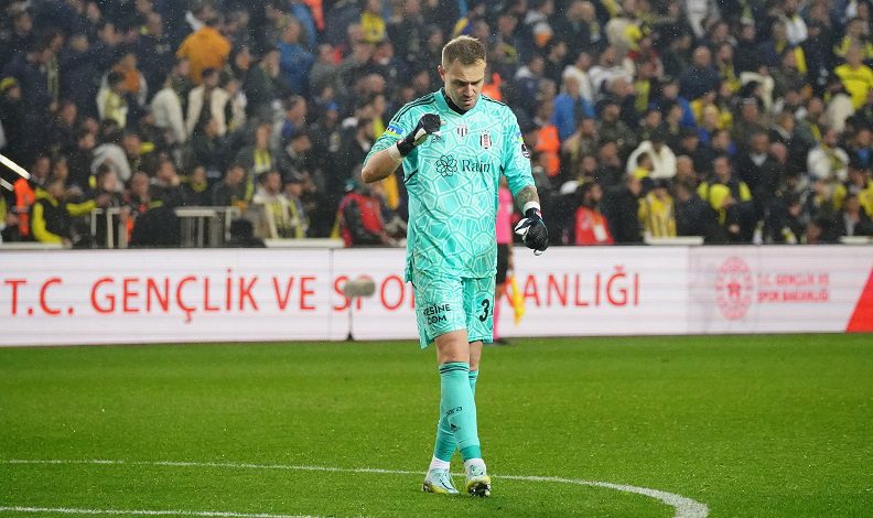 Mert Günok: “Deplasmanda 10 kişi maç çevirip farka gitmek kolay değil”