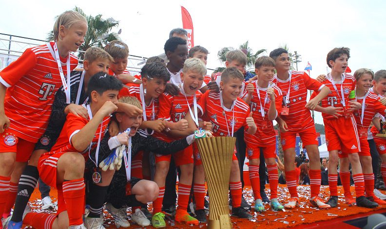 U12 İzmir Cup’ta şampiyon FC Bayern Münih