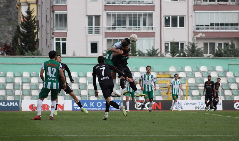 Karşıyaka play-off hattının dışında kaldı