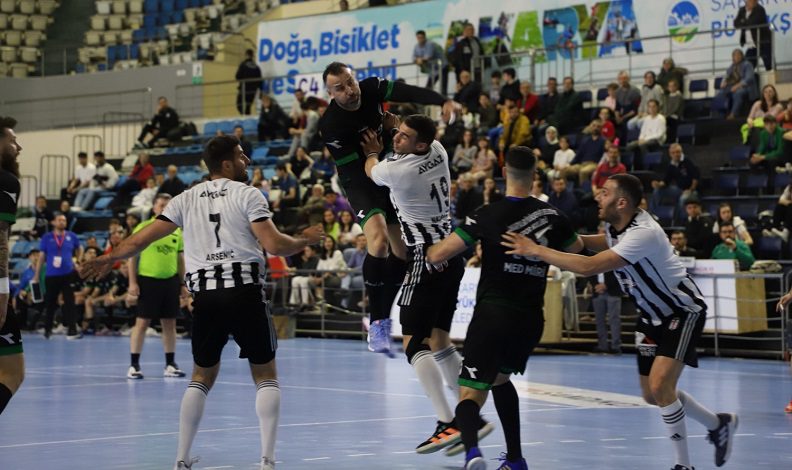 Sakarya Büyükşehir hentbol Beşiktaş’a mağlup oldu