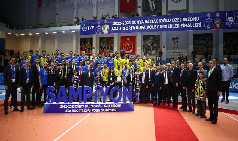 AXA Sigorta Erkekler Kupa Voley finalinde şampiyon Halkbank oldu