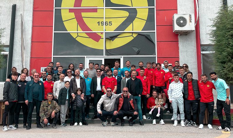Eskişehirsporlu yönetici ve futbolcular bayramlaştı