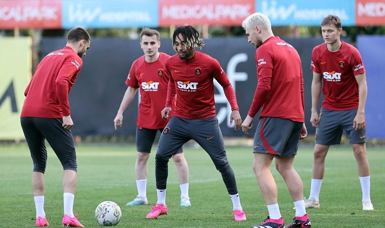 Galatasaray, Beşiktaş maçı hazırlıklarına başladı