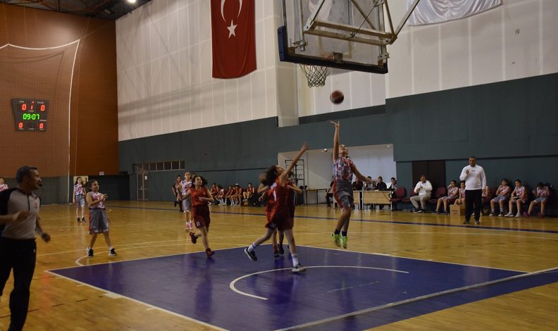 Küçük devlerin basketbol şampiyonası başladı