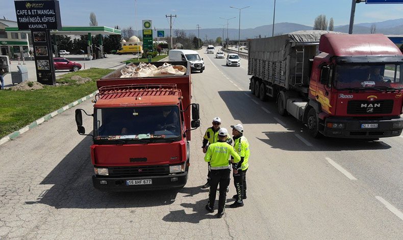 Bursa polisinden dronlu bayram denetimi