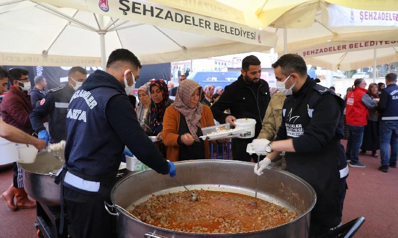 Şehzadeler Belediyesi destan yazıyor
