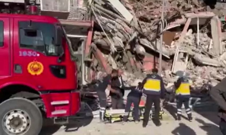 Malatya’da bina çöktü