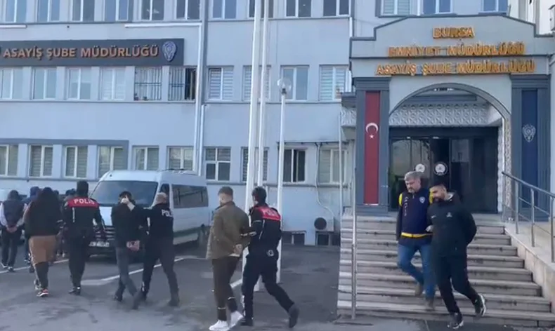 Motosiklet hırsızlığı çetesi polisten kaçamadı