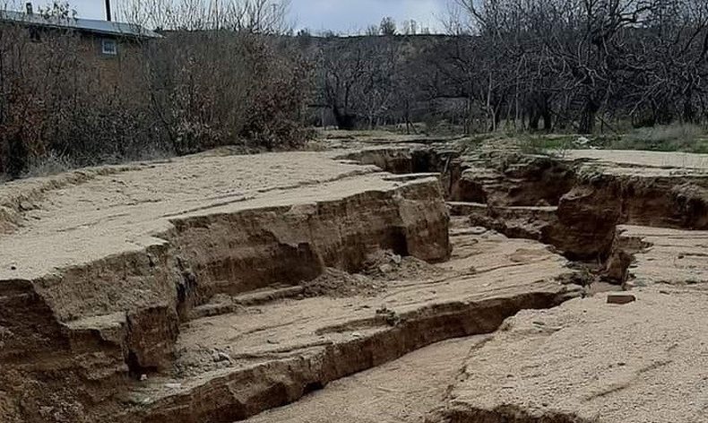 Aşırı yağış yolu yardı