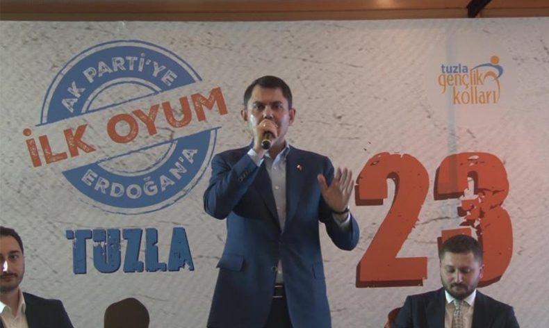 Bakan Kurum, gençlerle buluştu