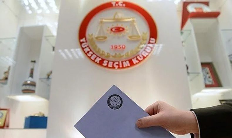 Seçimde oy pusulası tam bir metre