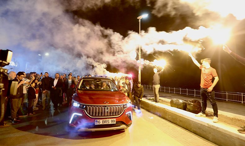 Mudanya sahilinde gençlere sürpriz buluşma
