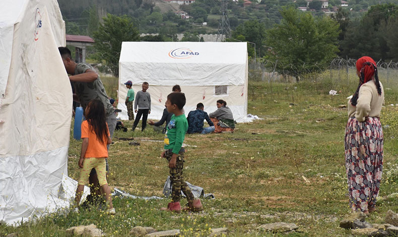 2 saatlik sağanak dereyi taşırdı