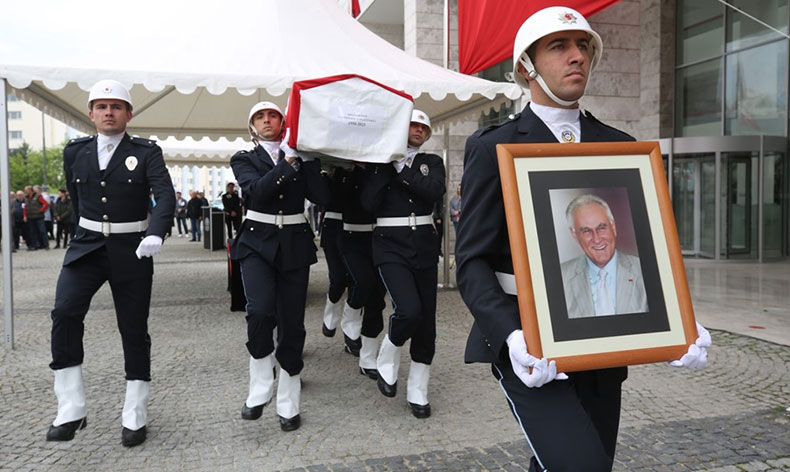 Eski milletvekili Abdullah Özer, son yolculuğuna uğurlandı