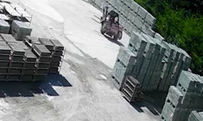 Forkliftin altında kalan genç hayatını kaybetti