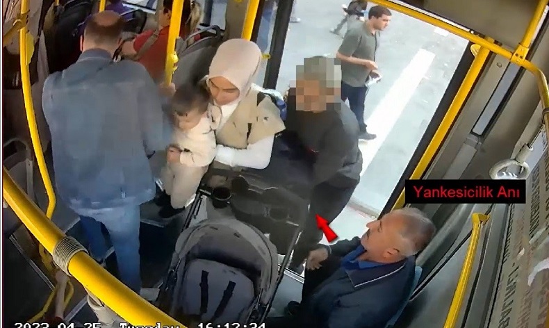 Yardım bahanesiyle yaklaştı, cep telefonunu çaldı