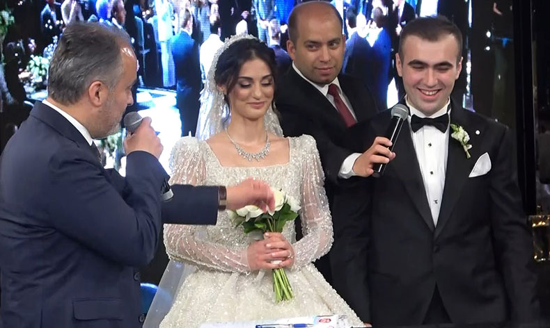 Genç çiftin düğünü siyasileri biraraya getirdi